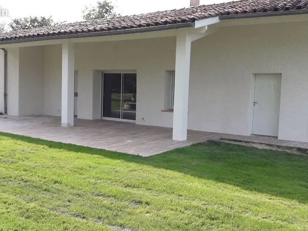 Maison Location Saint-Étienne-de-Tulmont 4p 115m² 980€