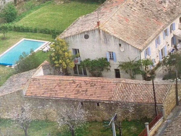 Maison 11 pièces 480 m²