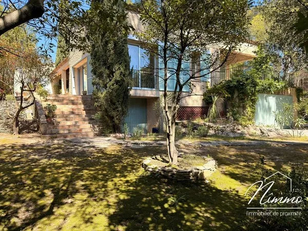 NIMES TOUR MAGNE VILLA D'ARCHITECTE T6 220 M2 TERRAIN 1393 M
