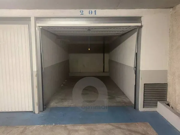 Parking 13 m²