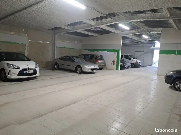 Parking couvert sécurisé Fac Saint Etienne - reste 2 places