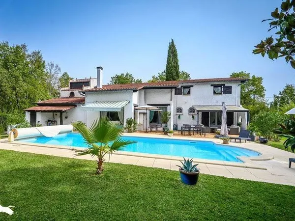 Maison 5 pièces 165 m²