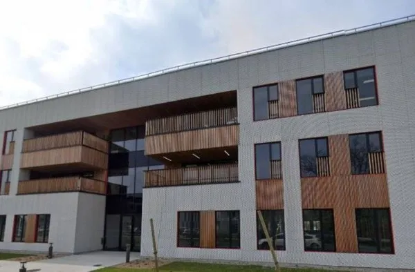 Bureaux 667 m²