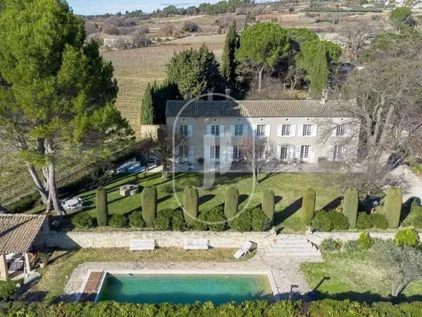 Exceptionnel mas à vendre avec piscine et vue à Vaison La Romaine