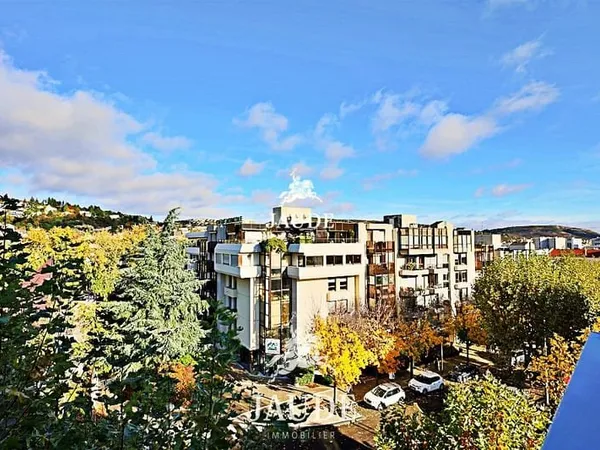 APPARTEMENT CHAMALIERES CENTRE DERNIER ETAGE