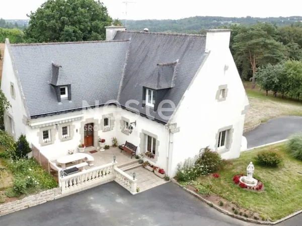 À VENDRE, Spacieuse maison familiale de plus de 150 m² sur parc arboré de 6 000 m² !