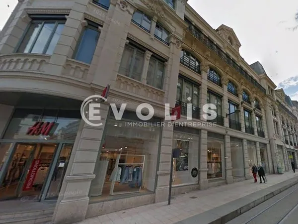 Local commercial 1400 m²