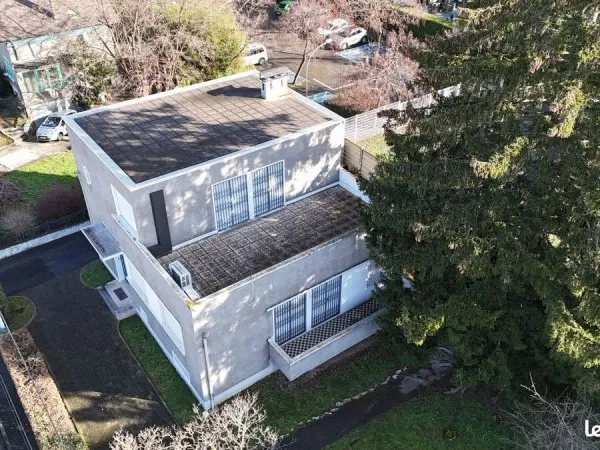 Maison 10 pièces 215 m²