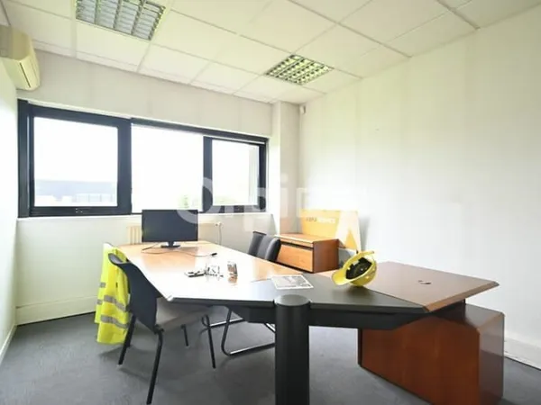 Bureaux 300 m²