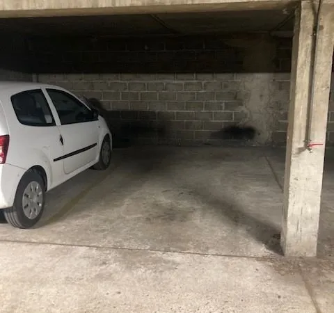 Loue parking 12m²