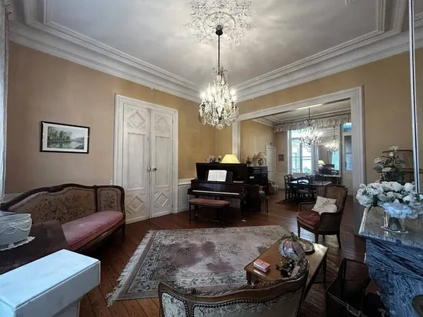 Maison 10 pièces 230 m²