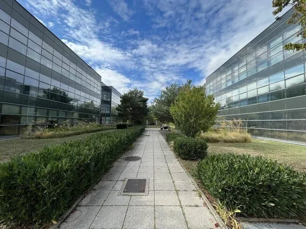 Bureau 1771 m²