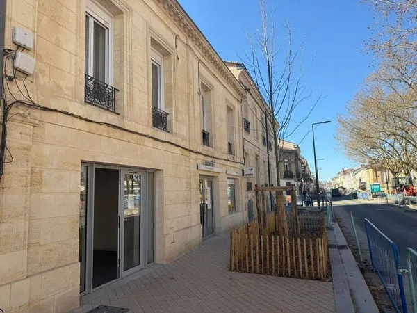 Bureaux 76 m²