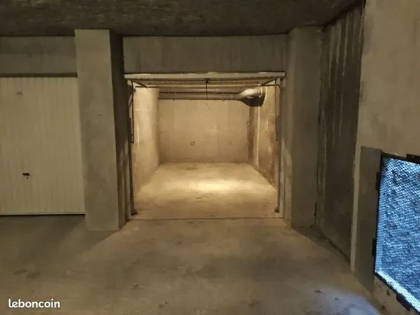 Garage à louer centre ville de Thonon 15m2