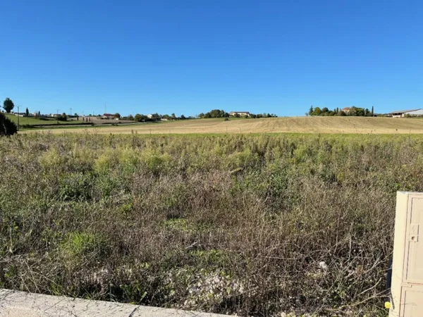 Terrain 1045 m²