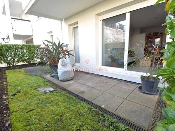 Mérignac - Limite Bordeaux Caudéran, Appartement T2 avec jardinet et parking en sous-sol