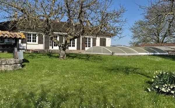 Maison aux portes de Cognac