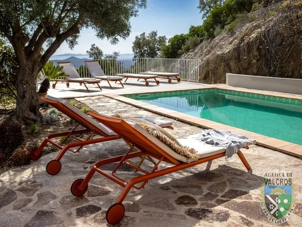 A VENDRE VILLA T 7 - GARAGE PISCINE - VUE PANORAMIQUE PROCH