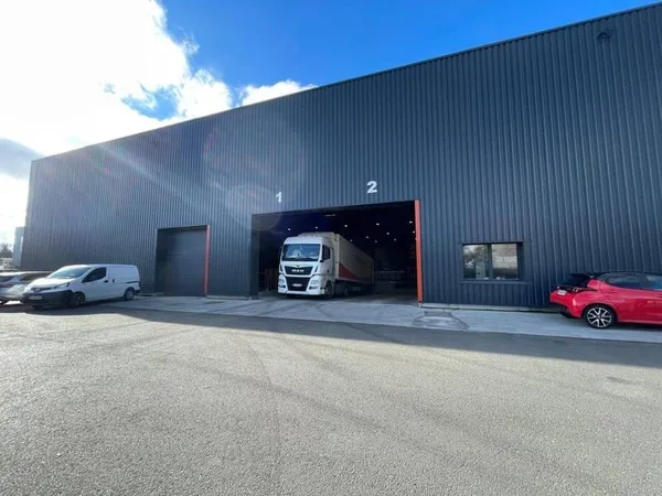 Local d'activité 2850 m²