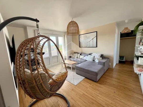 Appartement T4 - Balcon et vue Pyrénées