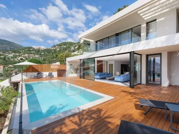 CAP MARTIN - LUXUEUSE VILLA NEUVE