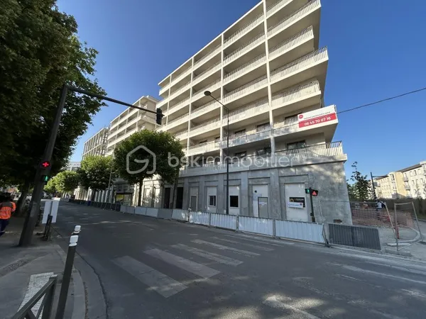 Local 1 pièce 94 m²