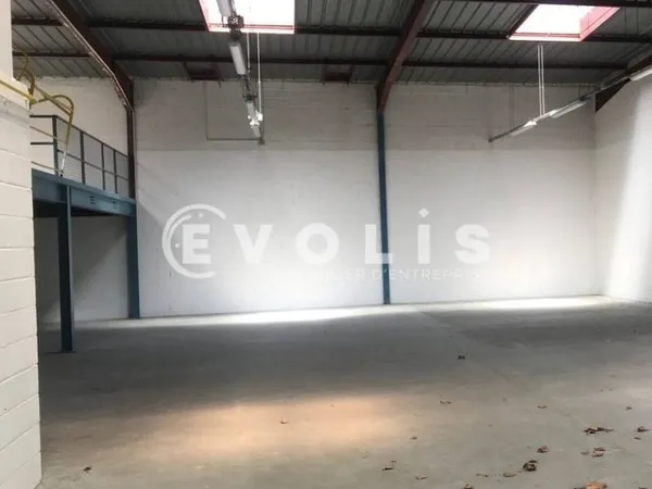 Local d'activité 276 m²
