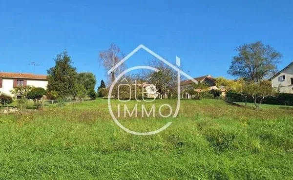Terrain constructible 1370 m²