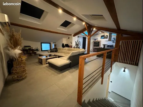 Maison de village avec extérieur et garage
