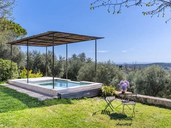 Maison 8 pièces 255 m²
