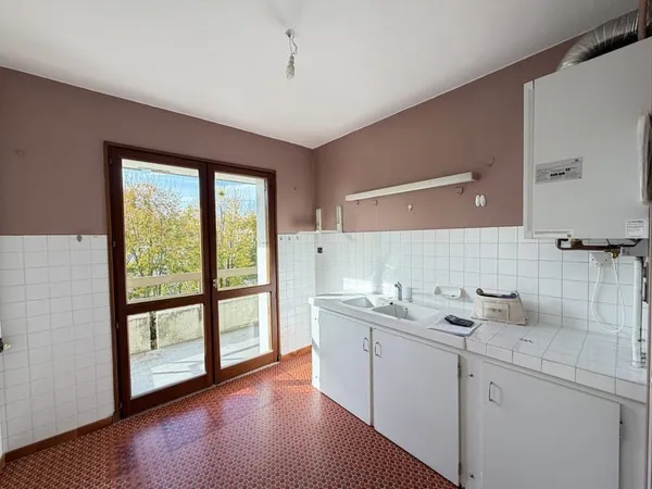AGEN HYPER CENTRE - APPARTMENT F3 AVEC BALCON - GARAGE ET AS
