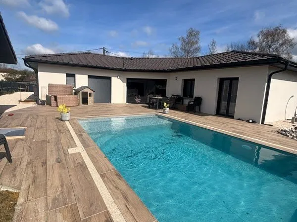Maison neuve 150 m² - 4 chambres dont suite parentale - piscine - terrain 952 m² - Viriat