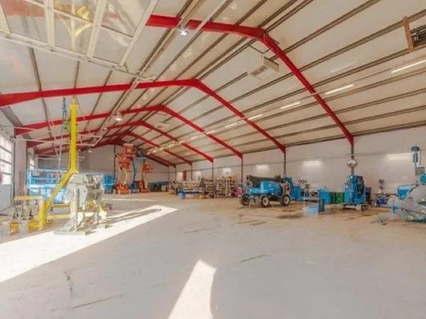 Local d'activité 1316 m²