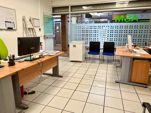 Local commercial Chaville centre ville 45 m2 très bon état Idéal investisseur