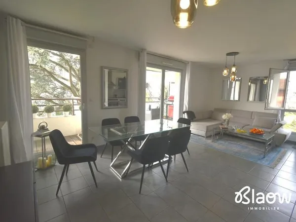 Appartement T4 à vendre à Décines-Charpieu