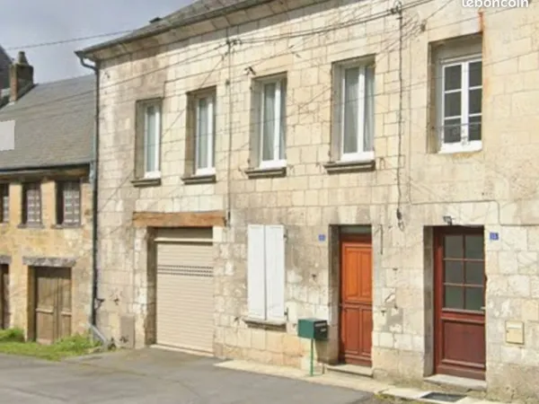 Maison - 4 Chambres , Garage & Jardin - 140 m² · Thin-le-Moutier