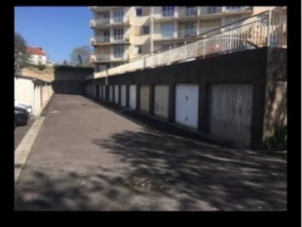 Box fermé parking