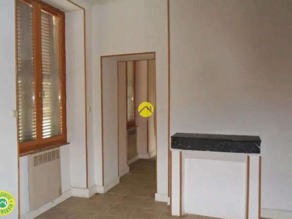 Appartement + Commerce ou autre