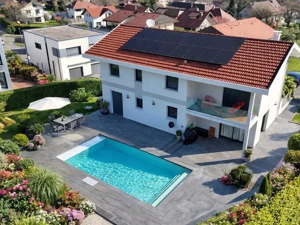 VILLA MODERNE AVEC PISCINE A REIGNIER - ESERY