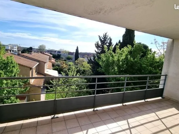 Beau P2 climatisé de 39 m² avec parking sécurisé