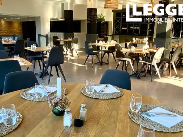 Restaurant en Bord de Vézère avec Murs à Vendre à Montignac-Lascaux - Licence IV