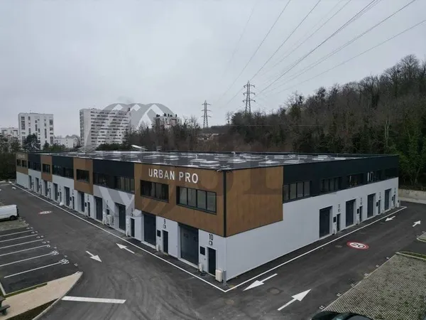 Local d'activité 159 m²