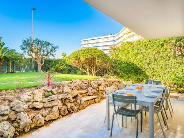 CANNES PALM BEACH - APPARTEMENT CONTEMPORAIN - 3 CHAMBRES