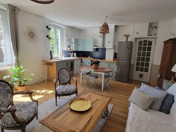 Maison de charme avec cour intérieure au calme - Villeboeuf