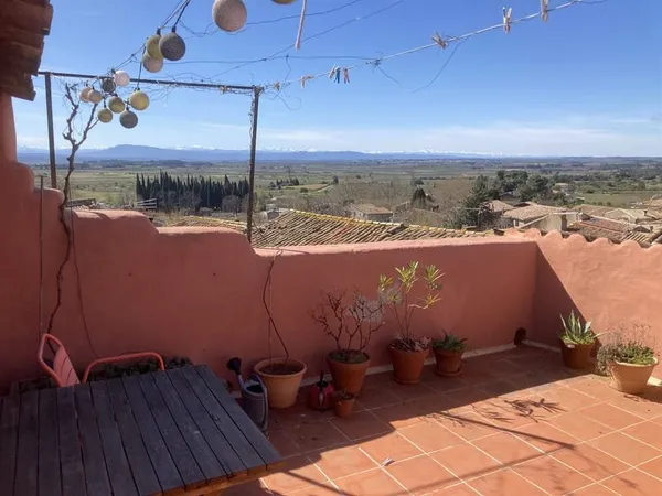 Maison d'artiste au caractère fort et vue panoramique sur les Pyrénées