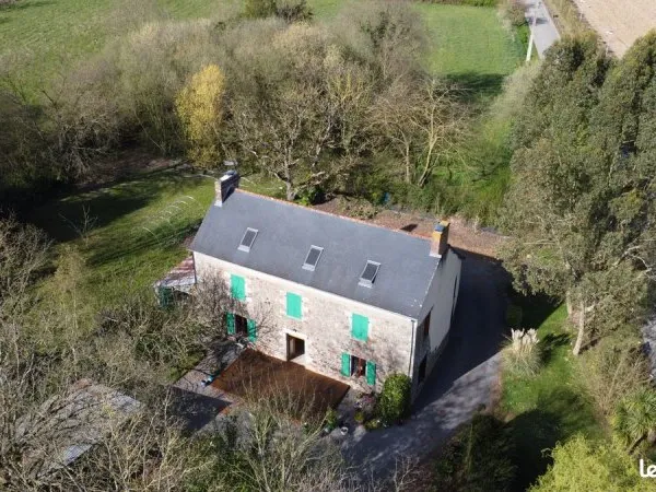Grande longère exposée Sud, habitable immédiatement