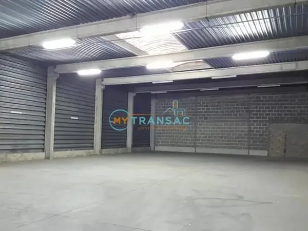 Noisy-le-Grand A LOUER lot2 530m² de locaux d'activités