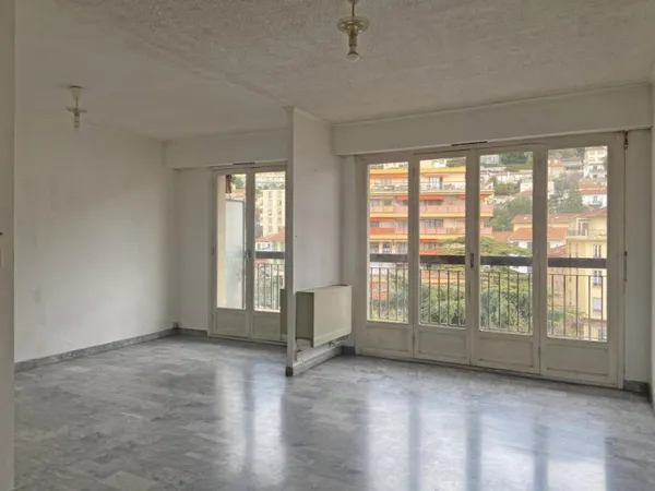 NICE Saint Roch : Grand Studio (38 m²) 5ème étage