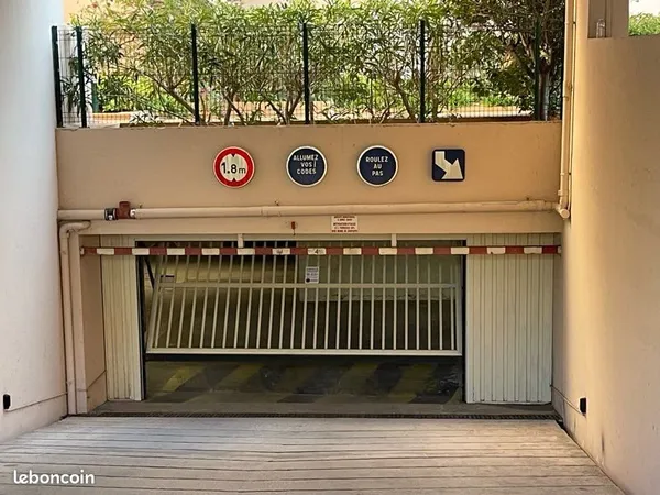 Garage à louer