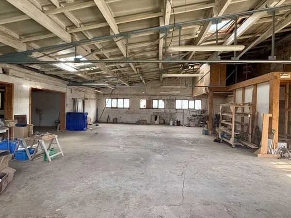 Local commercial 325 m²